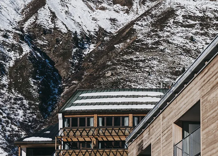 The Crystal Vaya Unique 호텔 *