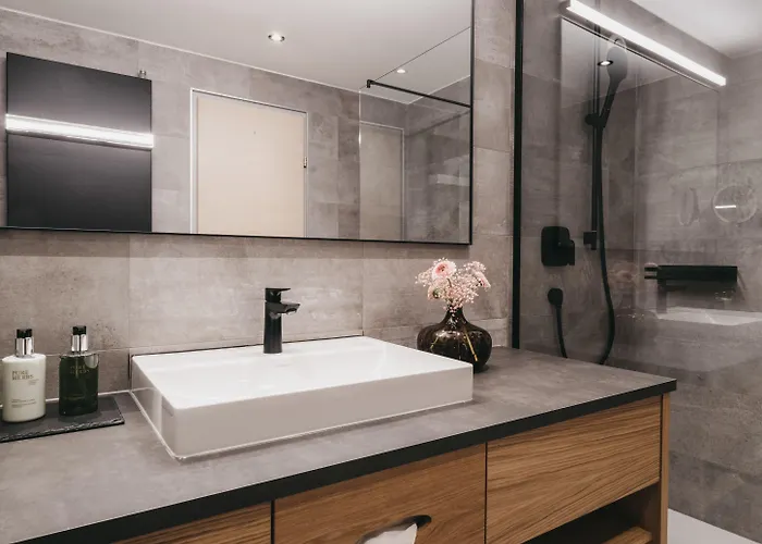 The Crystal Vaya Unique 호텔 *