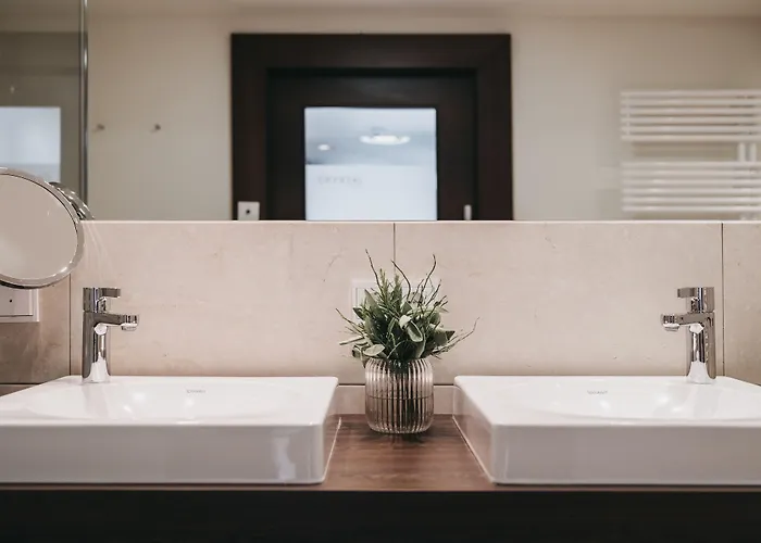 The Crystal Vaya Unique 솔덴