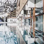 The Crystal Vaya Unique Solden