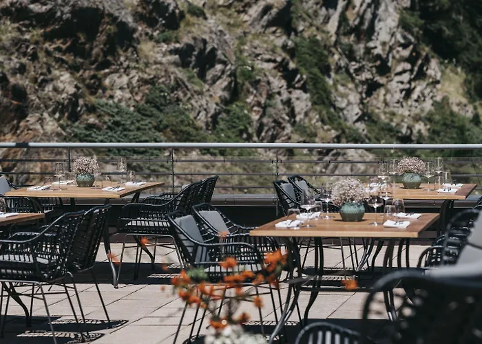 The Crystal Vaya Unique Hotell *